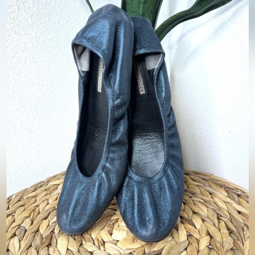 Vera Wang Ballet Flats shoes Lavender Label Metallic Leather